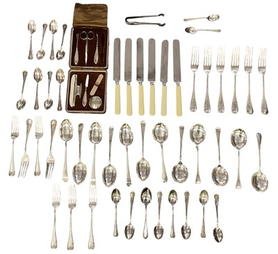 Lot 1131 - GOLDSMITHS & SILVERSMITHS CO LTD; a cased...