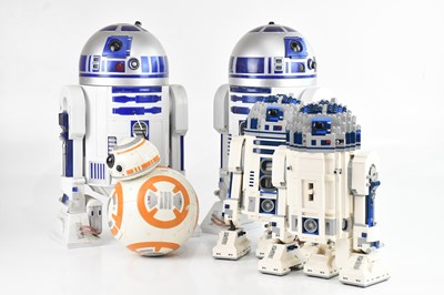 Lot 623 - LEGO; two models of R2-D2, two further R2-D2s...