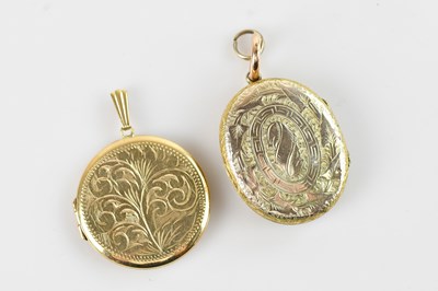 Lot 1552 - A 9ct gold circular locket pendant, with...