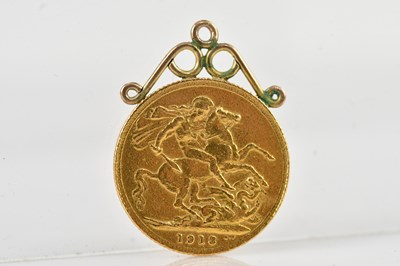 Lot 1589 - A George V gold full sovereign, 1913, with...