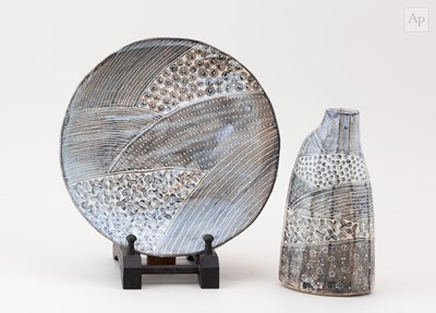 Lot 717 - YO THOM (born 1973); a faceted stoneware...