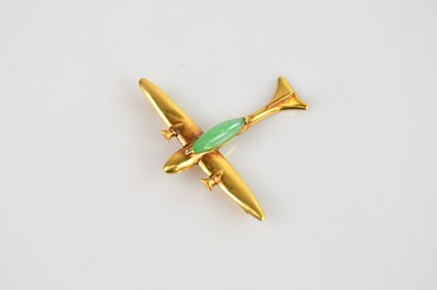 Lot 181 - A Chinese yellow metal novelty brooch formed...