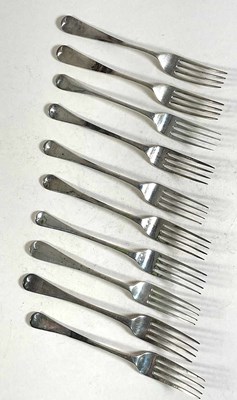 Lot 541 - T COX SAVORY; a matched set of seven William...
