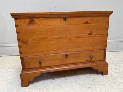 Lot 1140 - A modern pine blanket chest, height 67cm,...