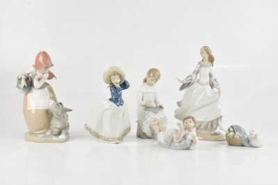 Lot 199 - LLADRÓ; two figures and two models, including '...