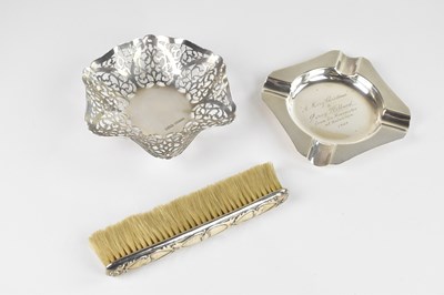 Lot 122 - S J ROSE & SON; an Elizabeth II hallmarked...