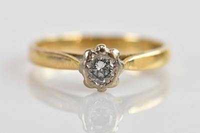 Lot 624 - An 18ct yellow gold diamond illusion set...