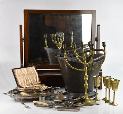 Lot 1361 - A collection of assorted metalware including a...