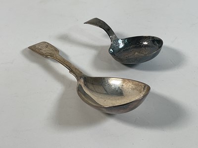 Lot 602 - A George III hallmarked silver caddy spoon,...