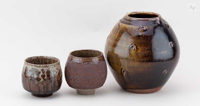 Lot 600 - JOHN JELFS (born 1946); a stoneware jar...