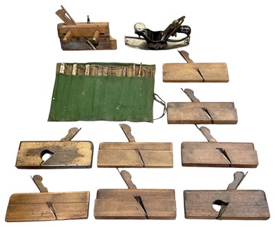 Lot 438 - A quantity of assorted vintage woodworking...