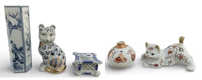 Lot 1065 - A late 19th/early 20th century Japanese blue...