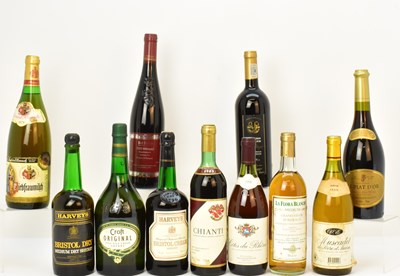 Lot 2528 - MIXED ALCOHOL; eleven bottles of various...