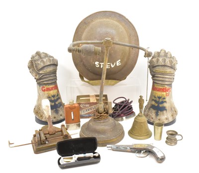 Lot 337 - A group of mixed collectables including two...