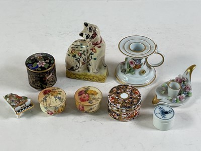 Lot 276 - ROYAL CROWN DERBY; a small circular Imari...