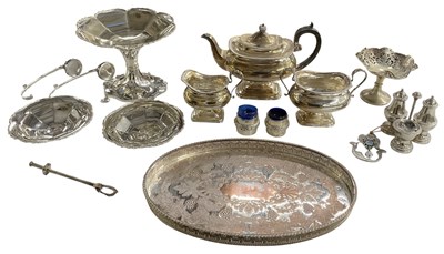 Lot 1006 - A quantity of assorted silver plated items,...