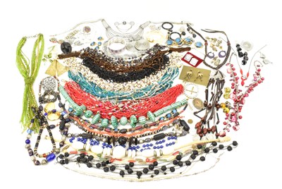 Lot 1517 - A quantity of mixed modern and vintage costume...