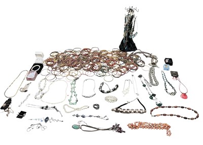 Lot 1492 - A large quantity of assorted costume jewellery...
