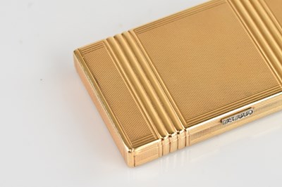 Lot 2 - A good 15ct yellow gold cigarette box of...