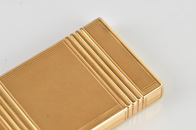 Lot 2 - A good 15ct yellow gold cigarette box of...