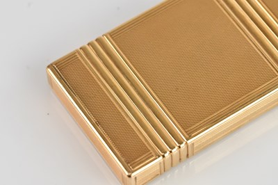 Lot 2 - A good 15ct yellow gold cigarette box of...