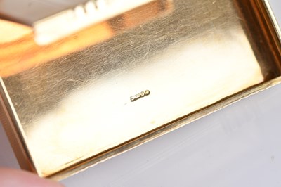 Lot 2 - A good 15ct yellow gold cigarette box of...