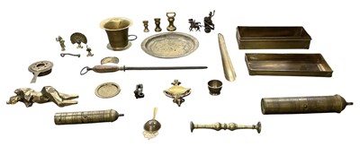 Lot 429 - A quantity of assorted brass and metalware...