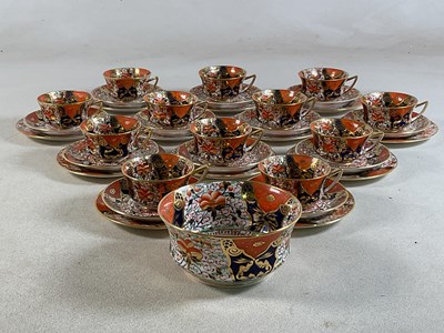 Lot 245 - DAVENPORT; a set of twelve 19th century Imari...