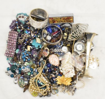 Lot 1496 - A quantity of modern and vintage costume...