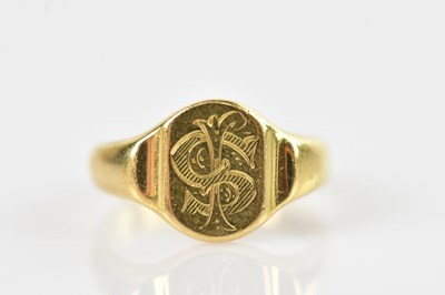 Lot 532 - An 18ct yellow gold lady's signet ring, with...