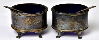 Lot 552 - T. H. HAZLEWOOD & CO; a pair of George V...