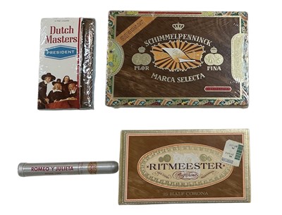 Lot 301 - CIGARS; a sealed packet of ten Schimmelpennink...