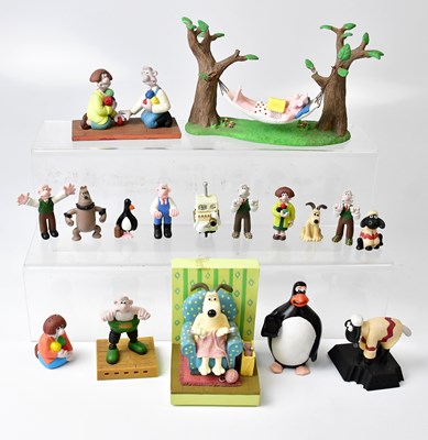 Lot 300 - WALLACE & GROMIT; a quantity of collectors'...