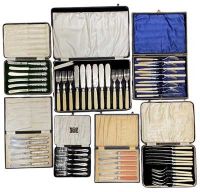 Lot 1002 - A small quantity of assorted silver plated...