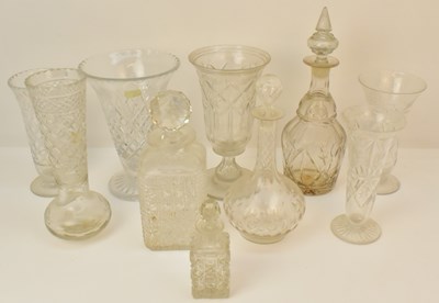 Lot 192 - Ten items of vintage and antique clear moulded...
