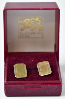 Lot 841 - A pair of 9ct yellow gold cufflinks, approx. 5....