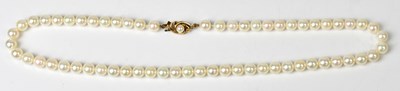 Lot 822 - A single-strand pearl necklace with a 9ct...