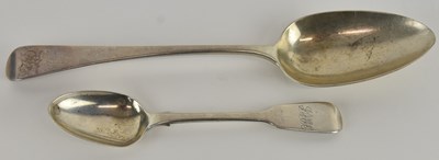 Lot 1077 - A George III hallmarked silver tablespoon,...