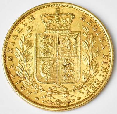 Lot 622 - A Victorian full sovereign, young head, shield...