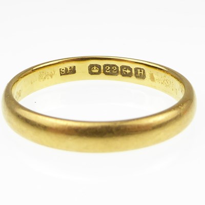 Lot 926 - A 22ct gold weddingd ring, size M, approx. 3g.