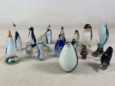 Lot 167 - A quantity of art glass penguins, birds and...