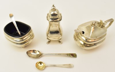 Lot 1246 - A group of small hallmarked silver items...