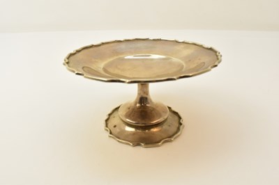 Lot 1247 - A George V hallmarked silver sweetmeat dish,...