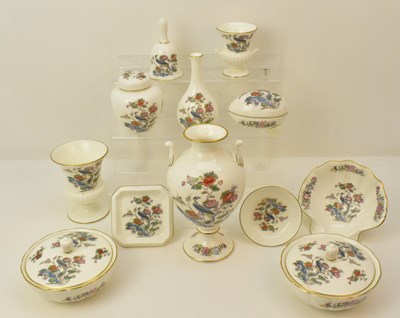 Lot 164 - WEDGWOOD; twelve items of decorative pottery...