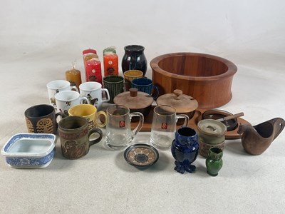 Lot 88 - A group of collectors' items, including a...