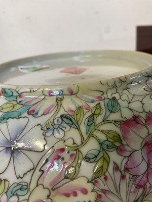 Lot 249 - A 20th century Chinese polychrome bowl,...