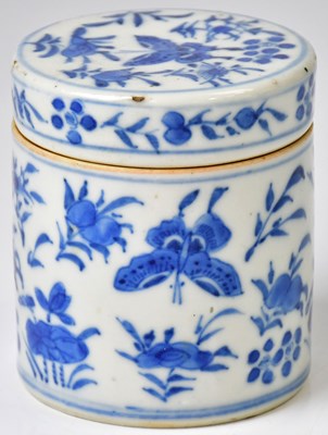 Lot 262 - A 19th century Chinese blue and white lidded...