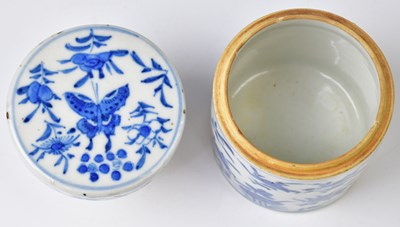 Lot 262 - A 19th century Chinese blue and white lidded...