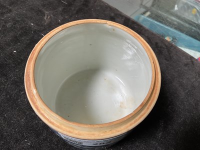 Lot 262 - A 19th century Chinese blue and white lidded...