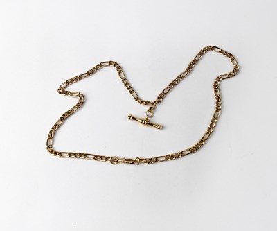 Lot 1016 - A 9ct yellow gold T-bar necklace, approx. 8g.